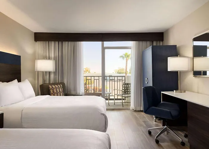 Wyndham Phoenix Airport - 3*
