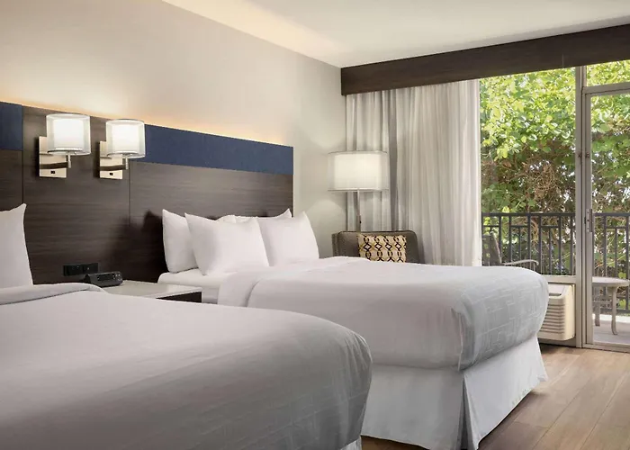 Wyndham Phoenix Airport - 3*