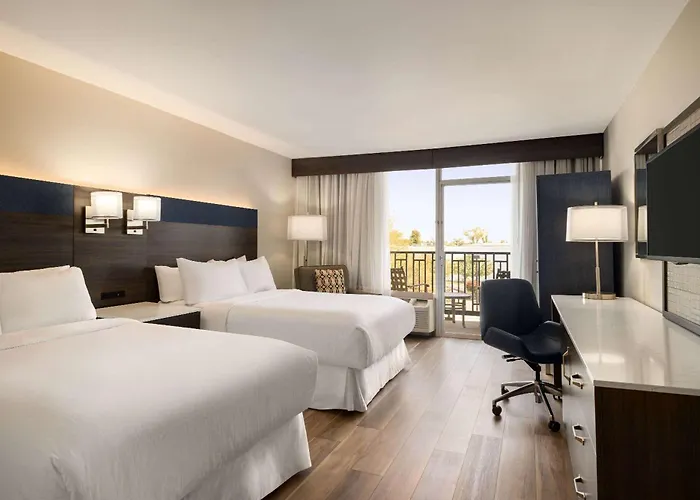 Hotel Wyndham Phoenix Airport - 3*