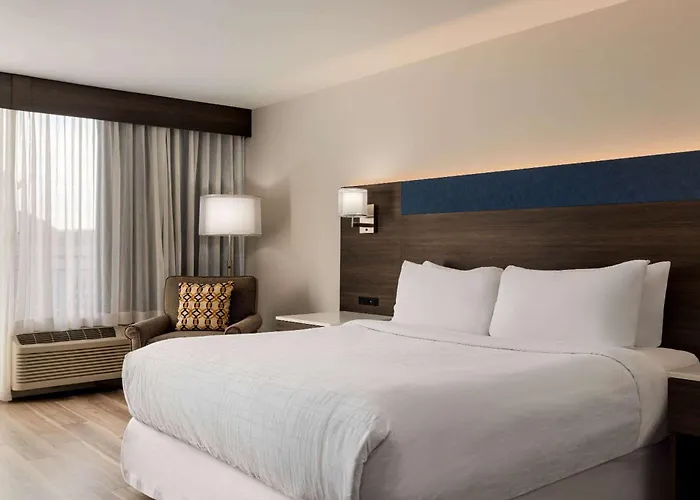 Wyndham Phoenix Airport - Hotel 3*