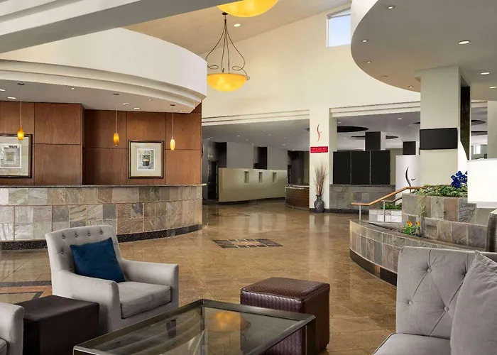 Wyndham Phoenix Airport - 3*