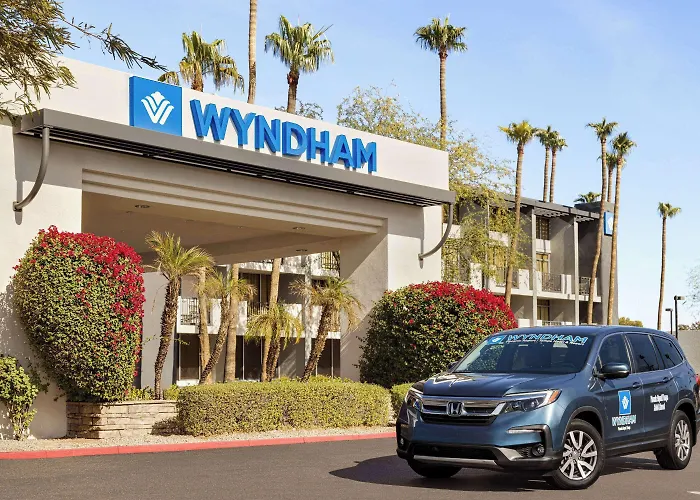 Wyndham Phoenix Airport - 3*