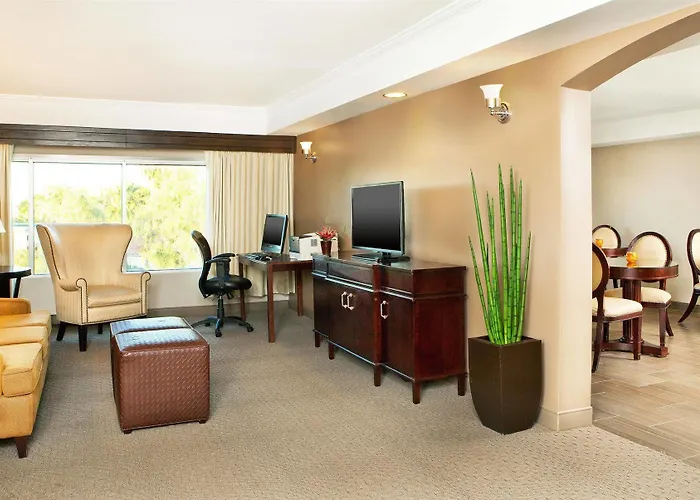Wyndham Phoenix Airport - 3* Tempe
